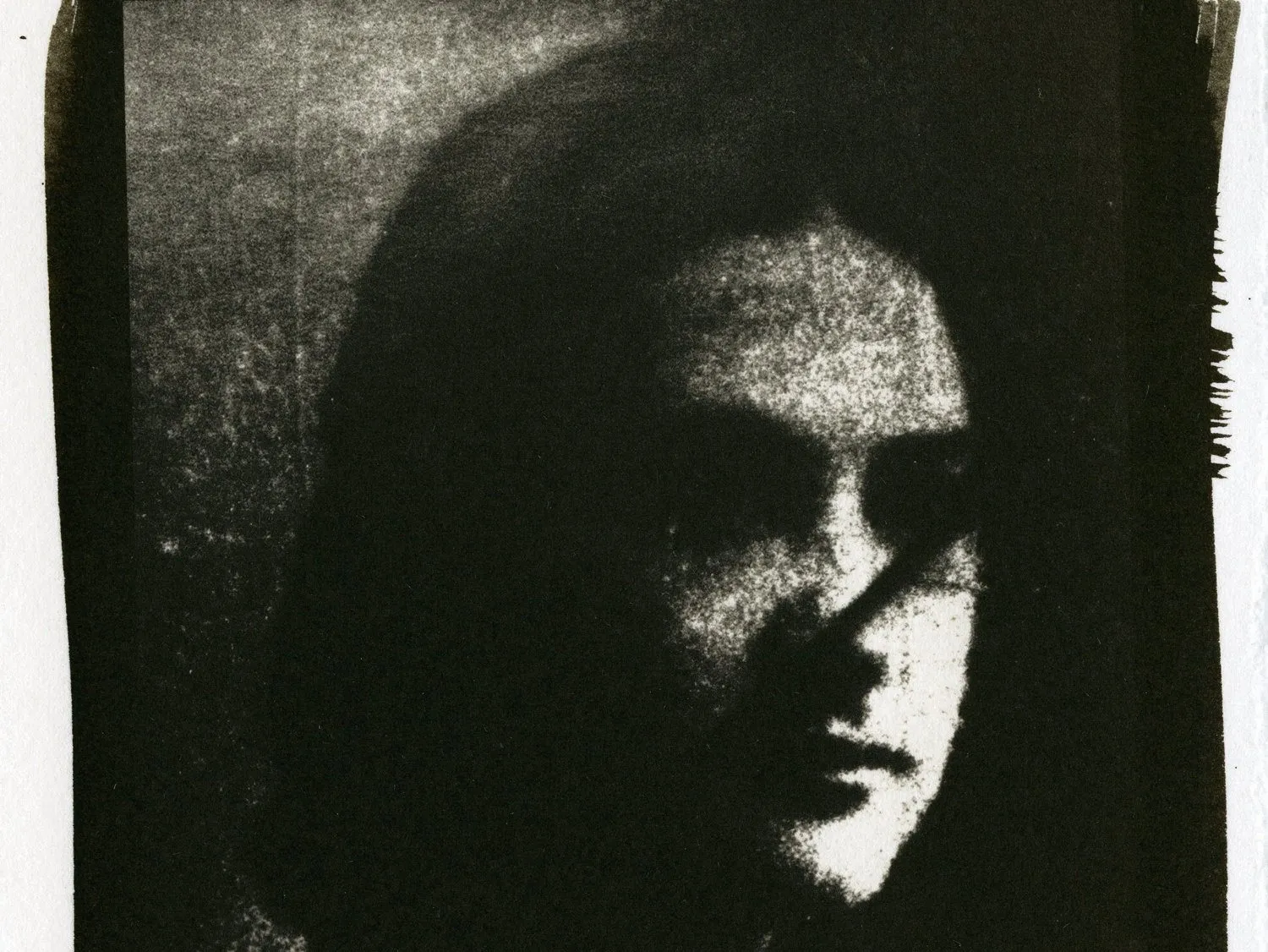 Entre récit, roman et enquête documentaire, Adèle Yon reconstitue dans Mon vrai nom est Elisabeth l'existence de son arrière-grand-mère. © Sabrina Biancuzzi / VOZ'Image